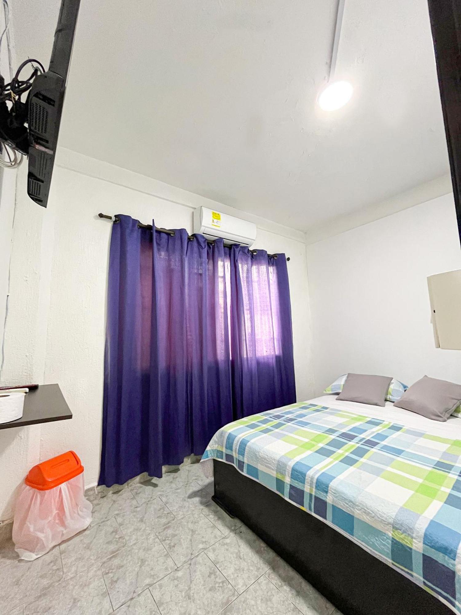 Miss Yasmin Place San Andrés Exterior photo